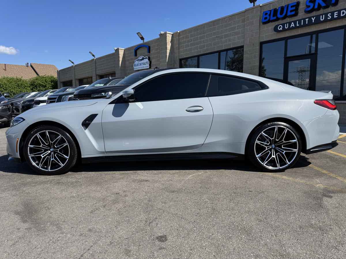 Used 2022 BMW M4 Competition w/ Executive Package RWD image 11