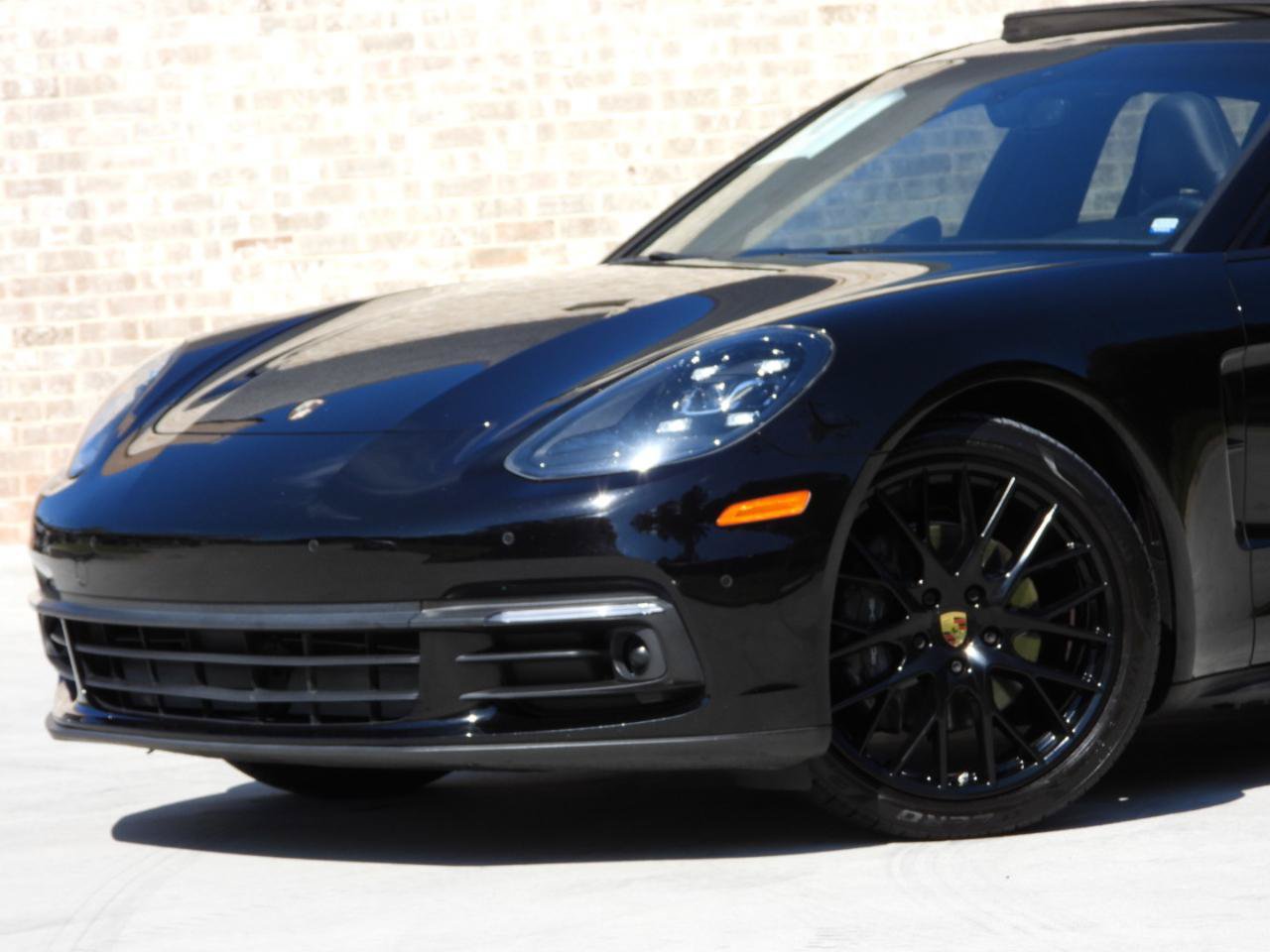 Used 2017 Porsche Panamera RWD image 8