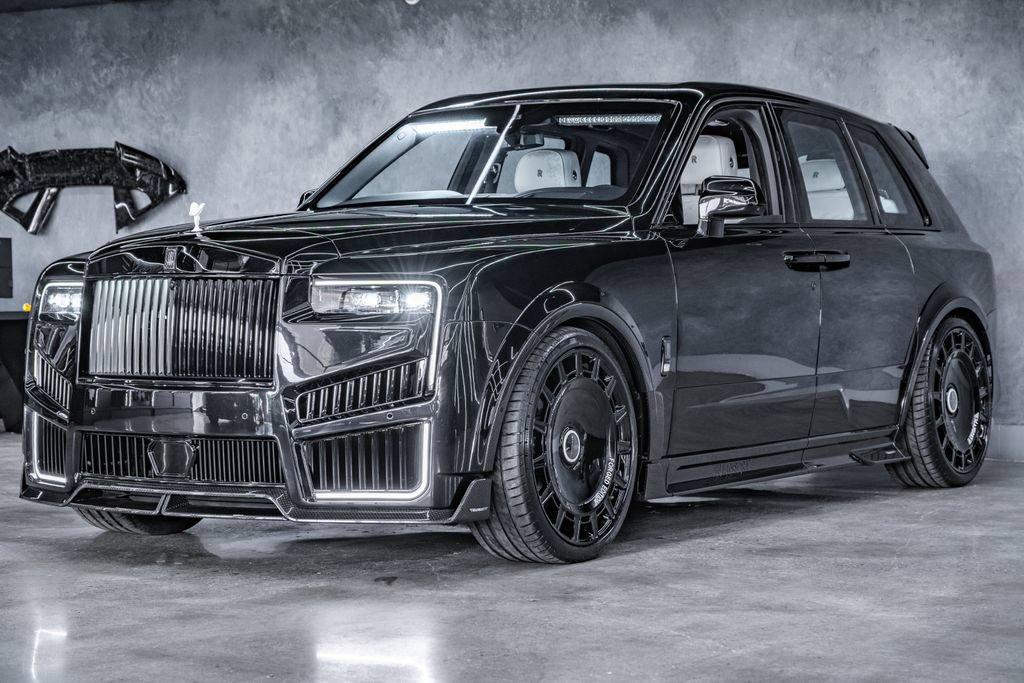 Used 2025 Rolls-Royce Cullinan AWD/4WD image 5