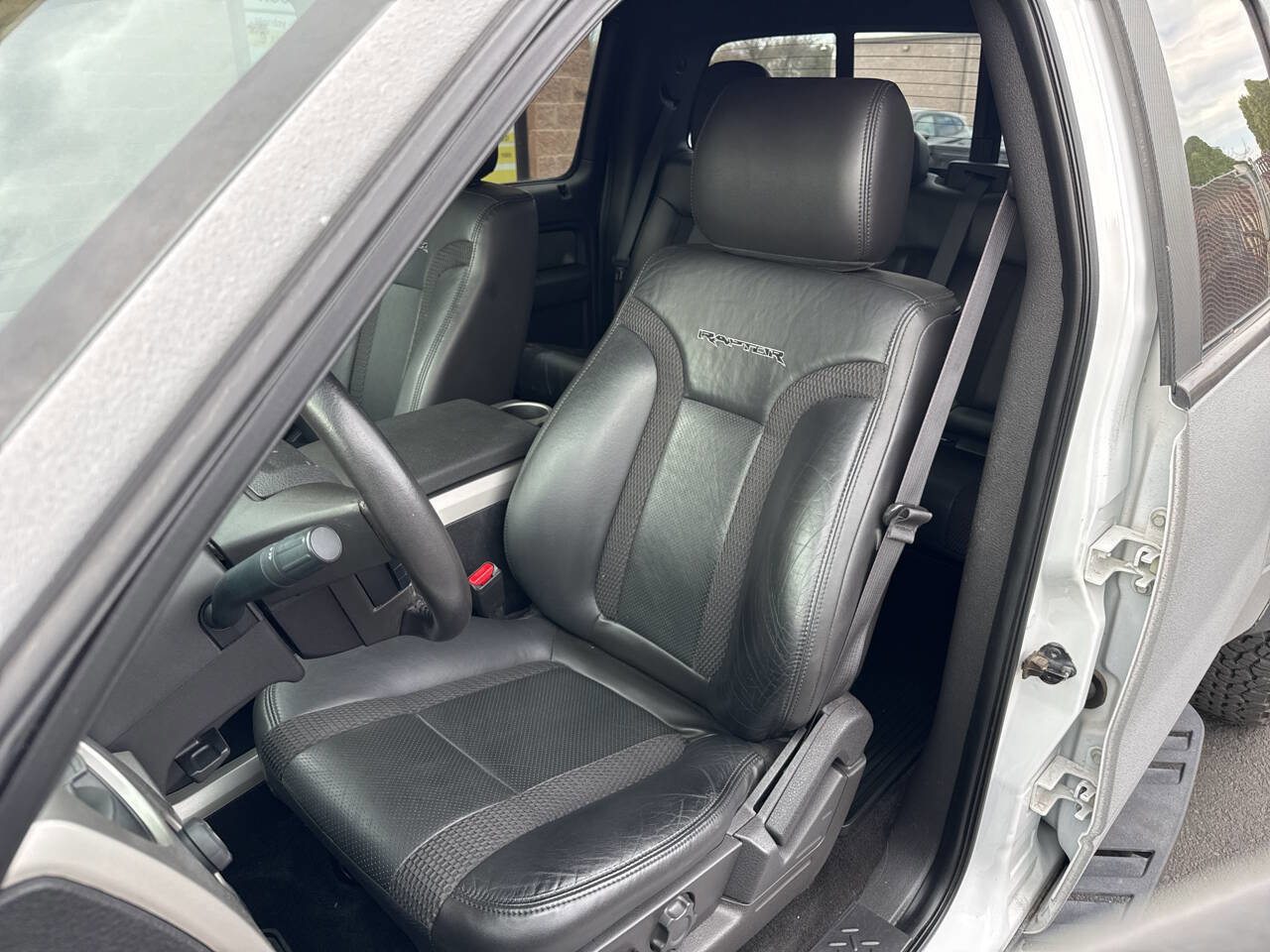 Used 2014 Ford F150 Raptor image 19