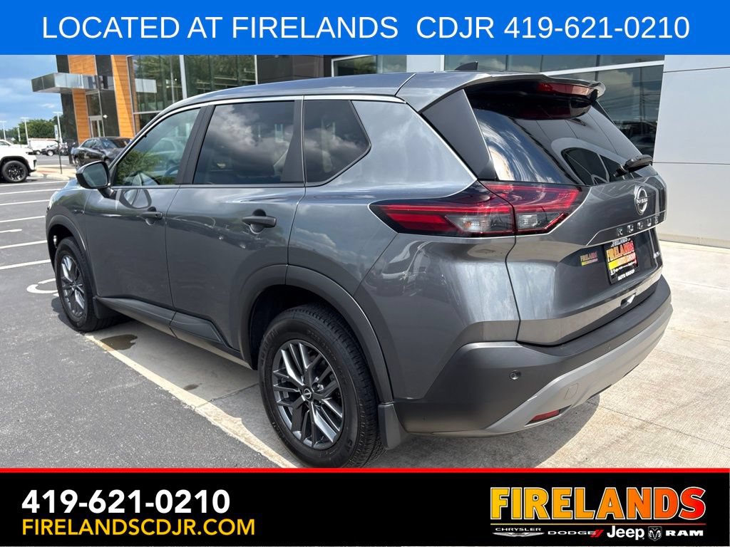 Used 2023 Nissan Rogue S AWD/4WD image 3
