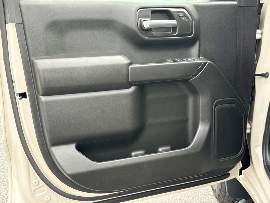 New 2026 Chevrolet Silverado 1500 Custom w/ Turbomax Blackout Package AWD/4WD image 8