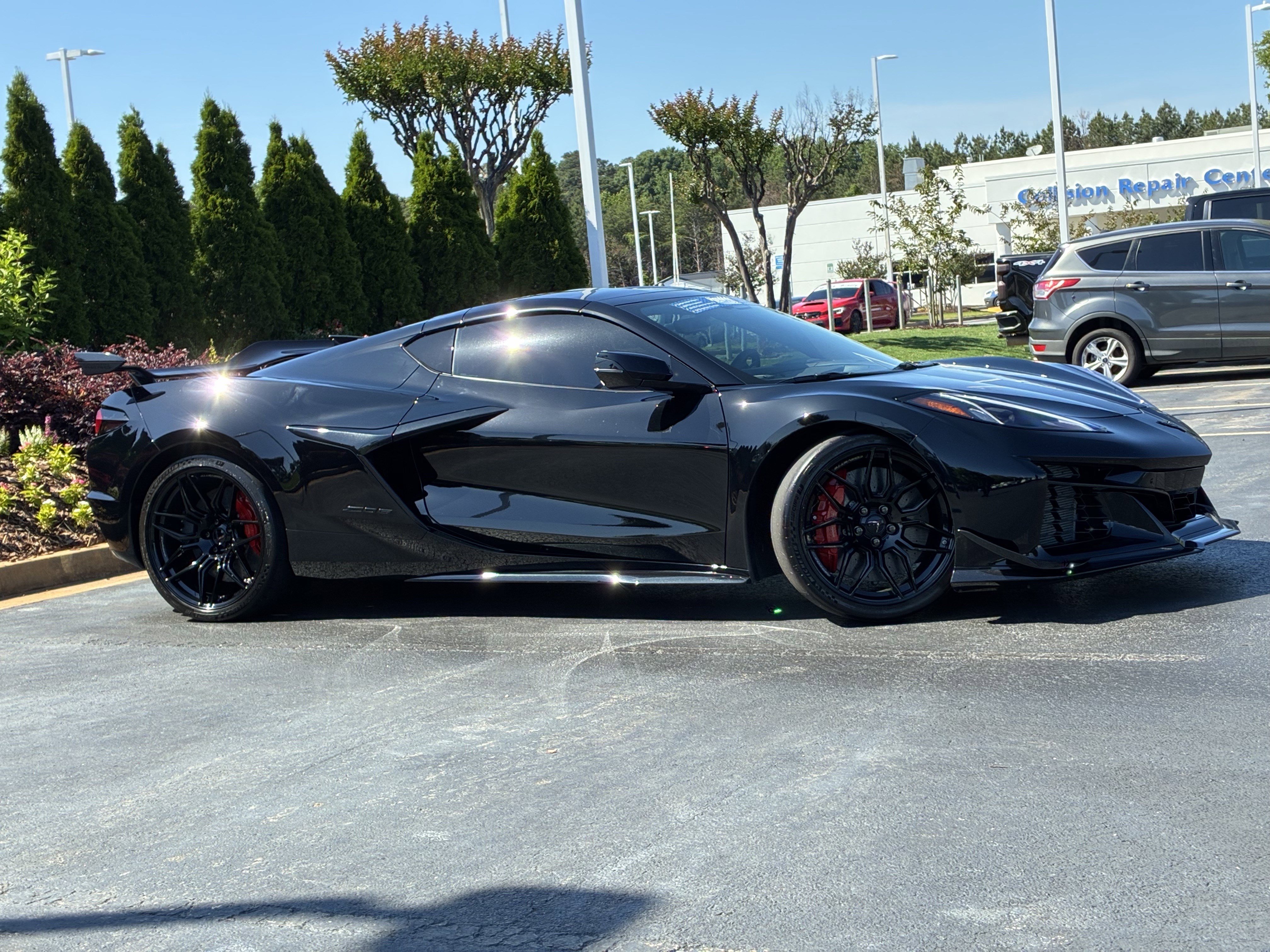 Used 2026 Chevrolet Corvette Z06 w/ Z07 Performance Package RWD image 3