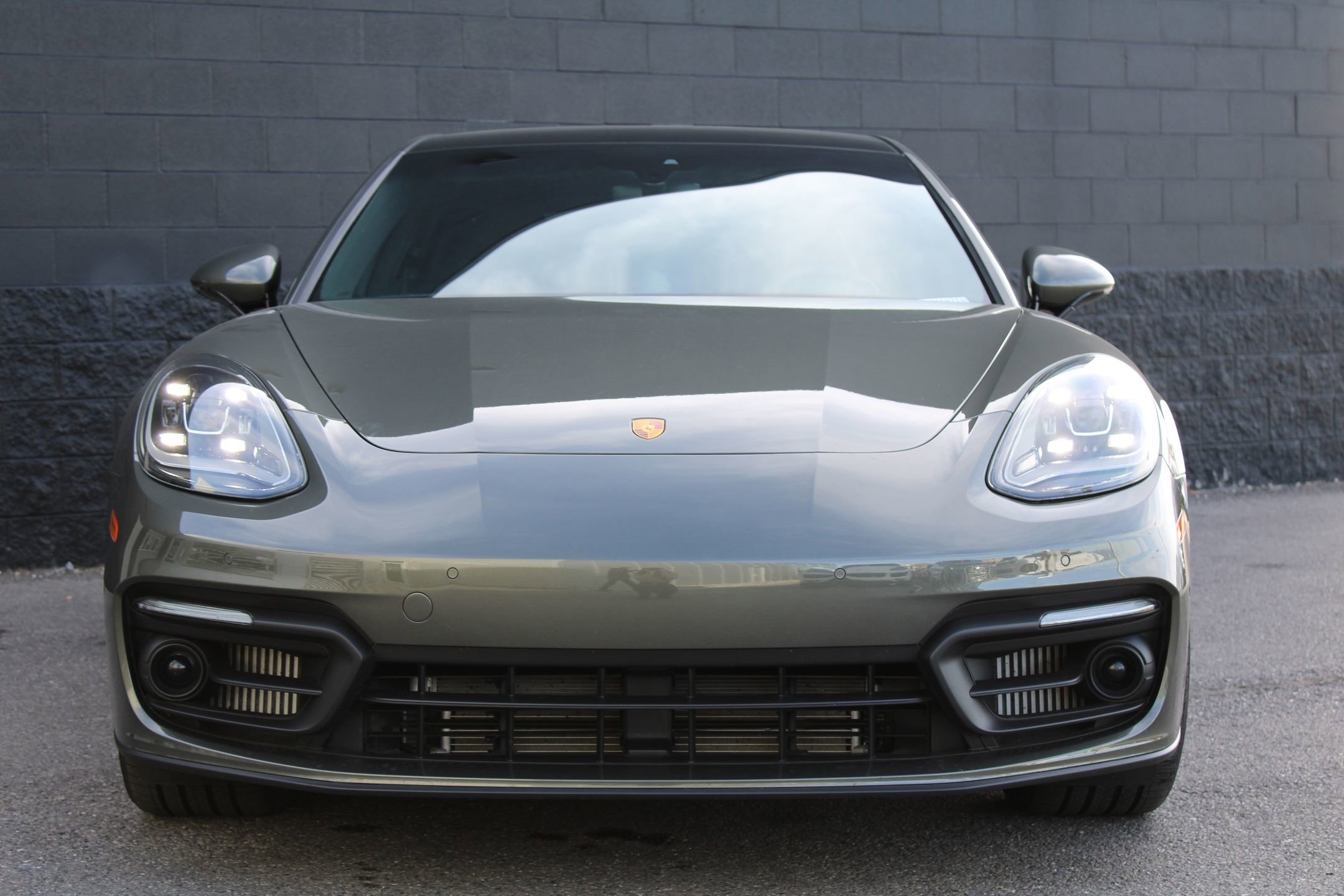 Certified 2023 Porsche Panamera Platinum Edition image 6
