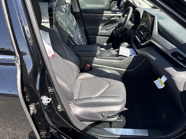 Used 2026 Toyota Highlander Platinum AWD/4WD image 9