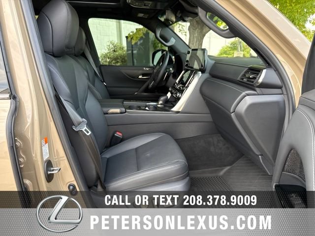 Used 2026 Lexus LX 700h Overtrail w/ Accessory Package (P3) AWD/4WD image 13