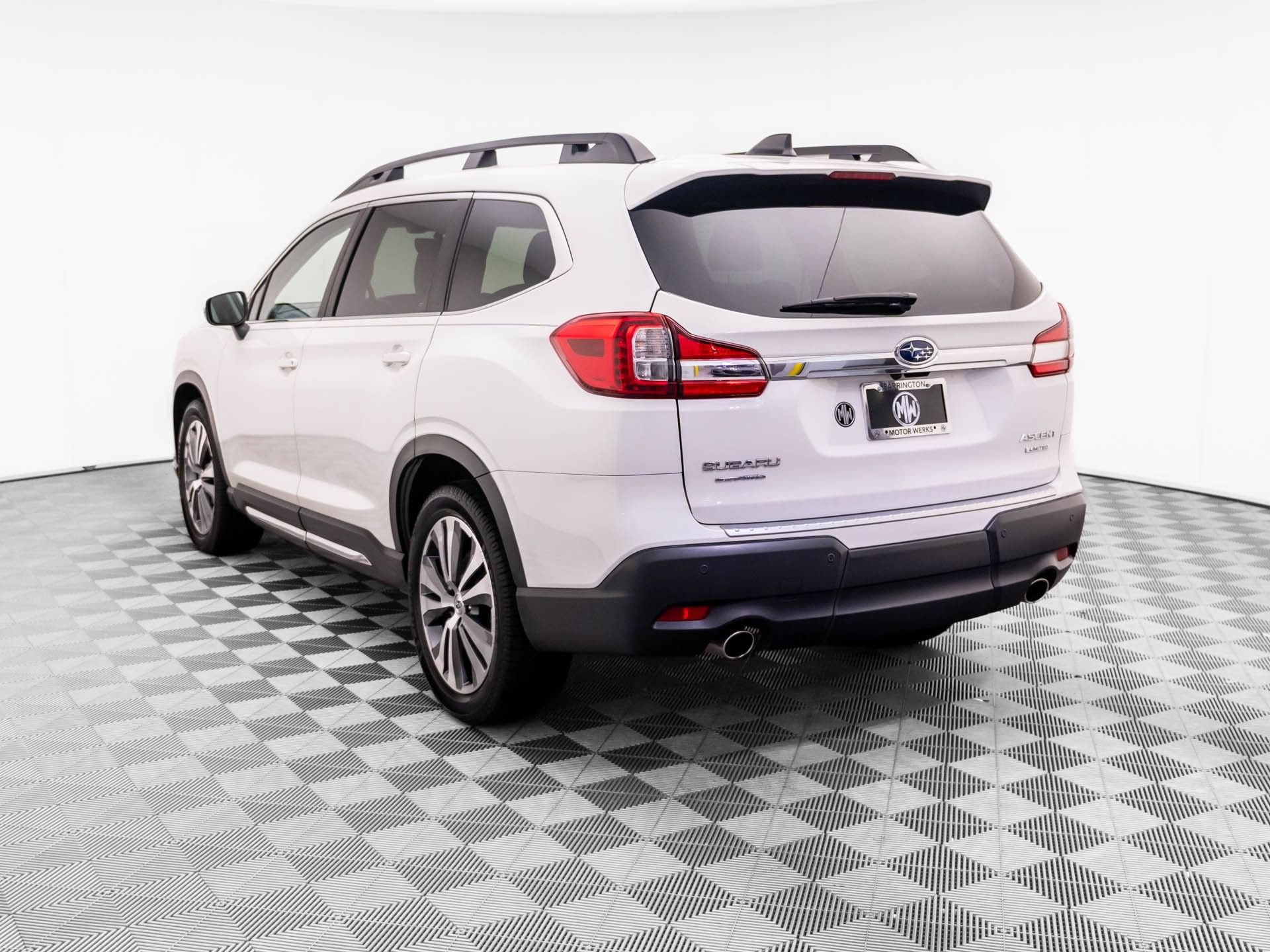 Used 2019 Subaru Ascent Limited w/ Popular Package #4 AWD/4WD image 3