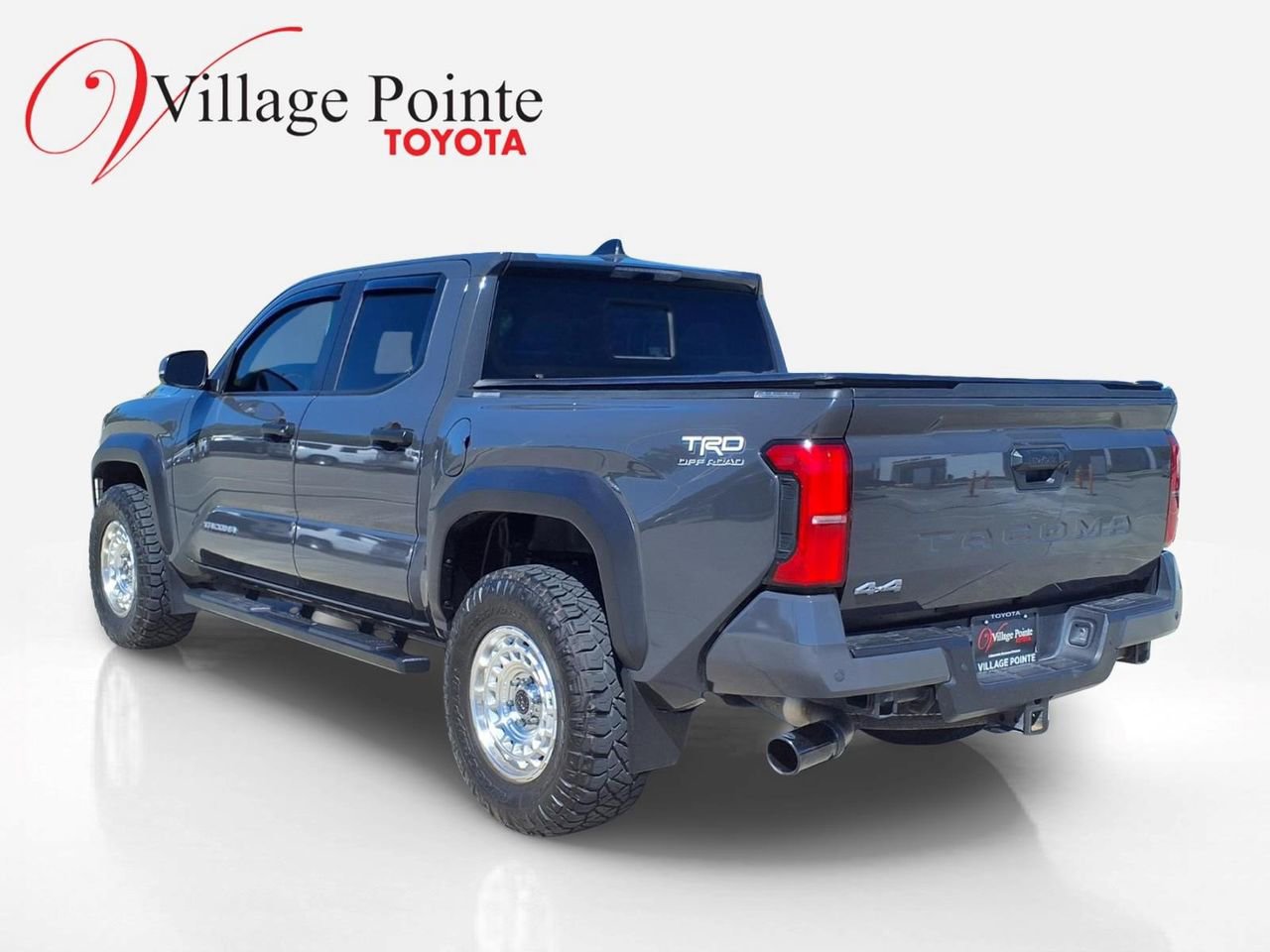 Used 2024 Toyota Tacoma TRD Off-Road w/ TRD Off Road Upgrade Package AWD/4WD image 3