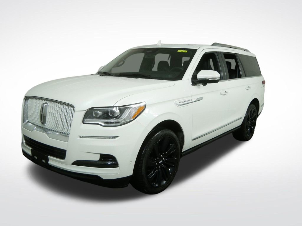 Used 2024 Lincoln Navigator Reserve w/ Equipment Group 201A AWD/4WD image 10