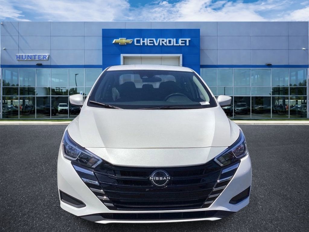 Used 2023 Nissan Versa SV FWD image 4