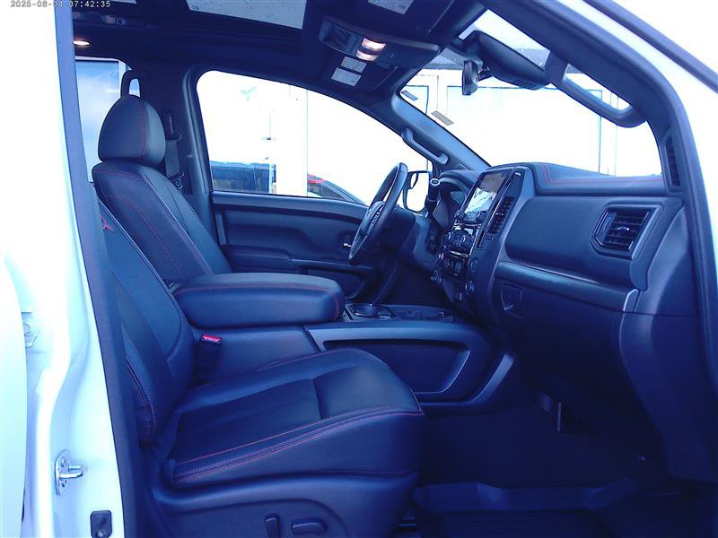 Used 2024 Nissan Titan PRO-4X w/ Pro-4x Convenience Package AWD/4WD image 9
