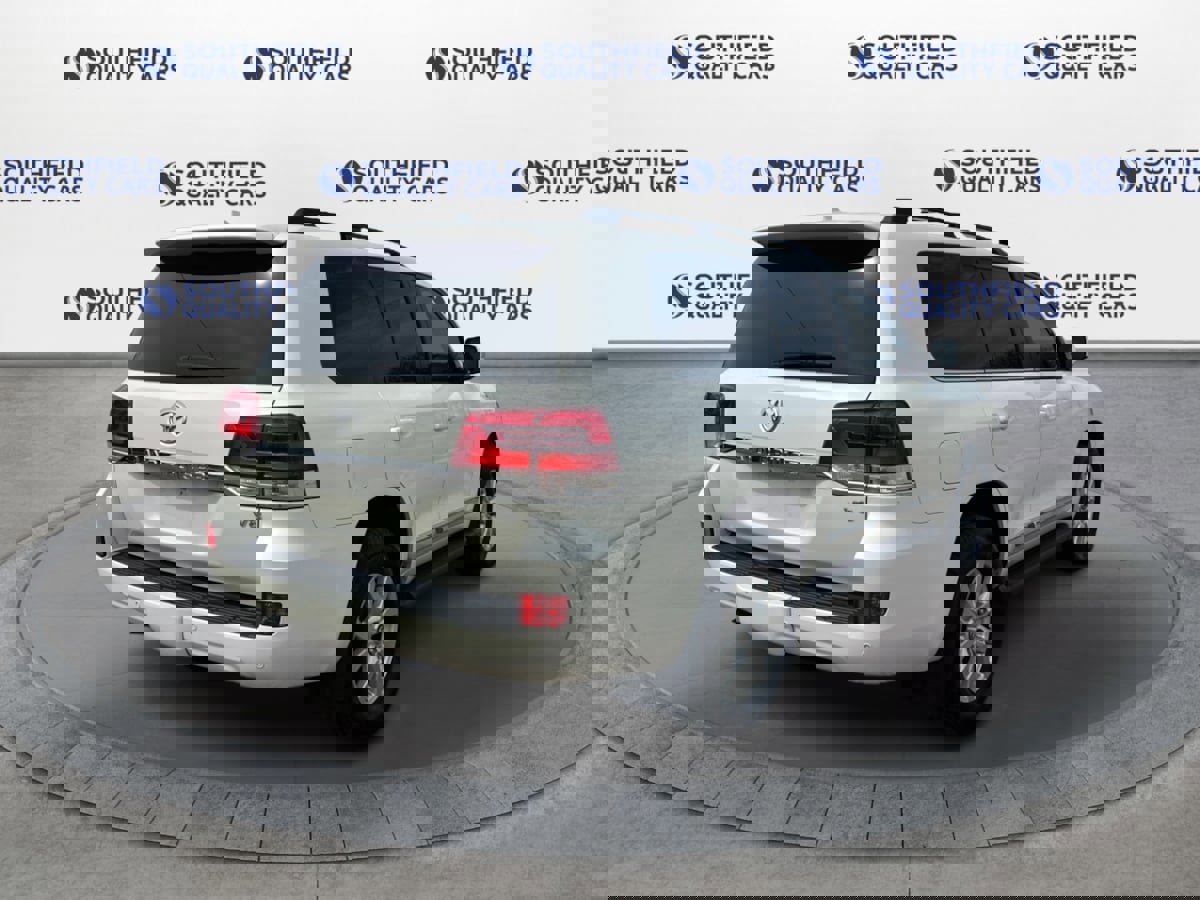 Used 2018 Toyota Land Cruiser image 7