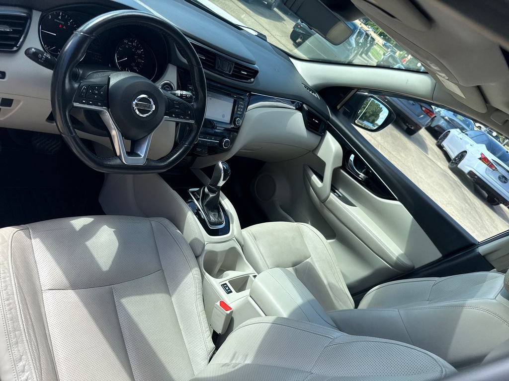 Used 2018 Nissan Rogue Sport SL w/ SL Premium Package FWD image 24