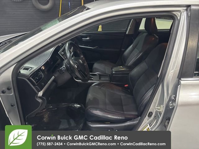 Used 2017 Toyota Camry SE image 5