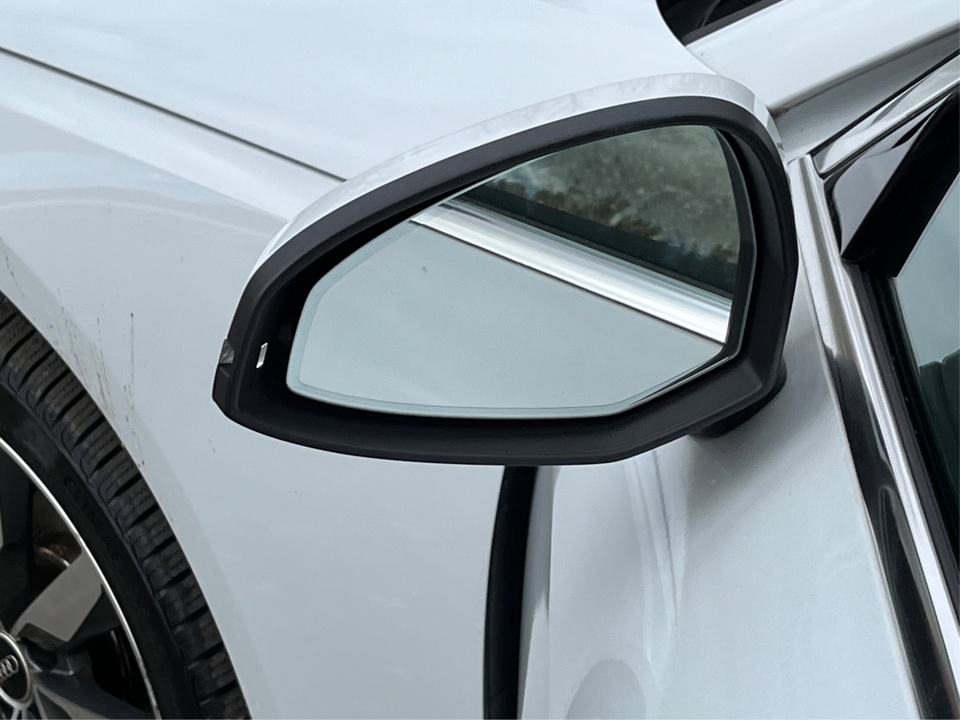 Used 2022 Audi A4 2.0T Premium w/ Convenience Package image 37