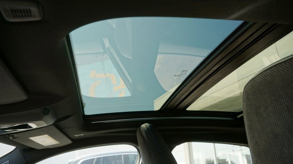 Used 2026 BMW M235i xDrive w/ Technology Package image 16