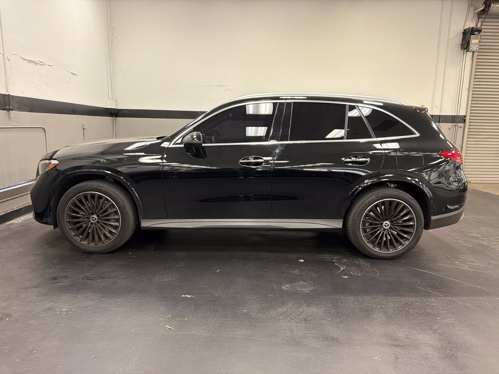 Used 2025 Mercedes-Benz GLC 350e 4MATIC image 8
