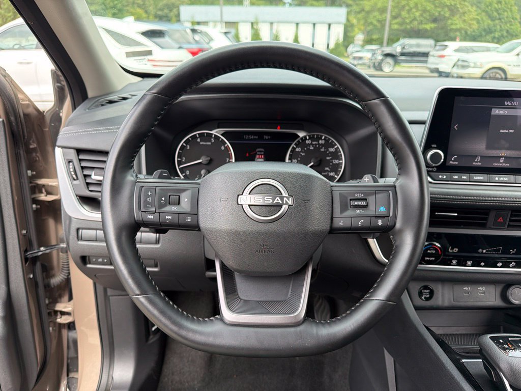 Used 2025 Nissan Rogue SV FWD image 15