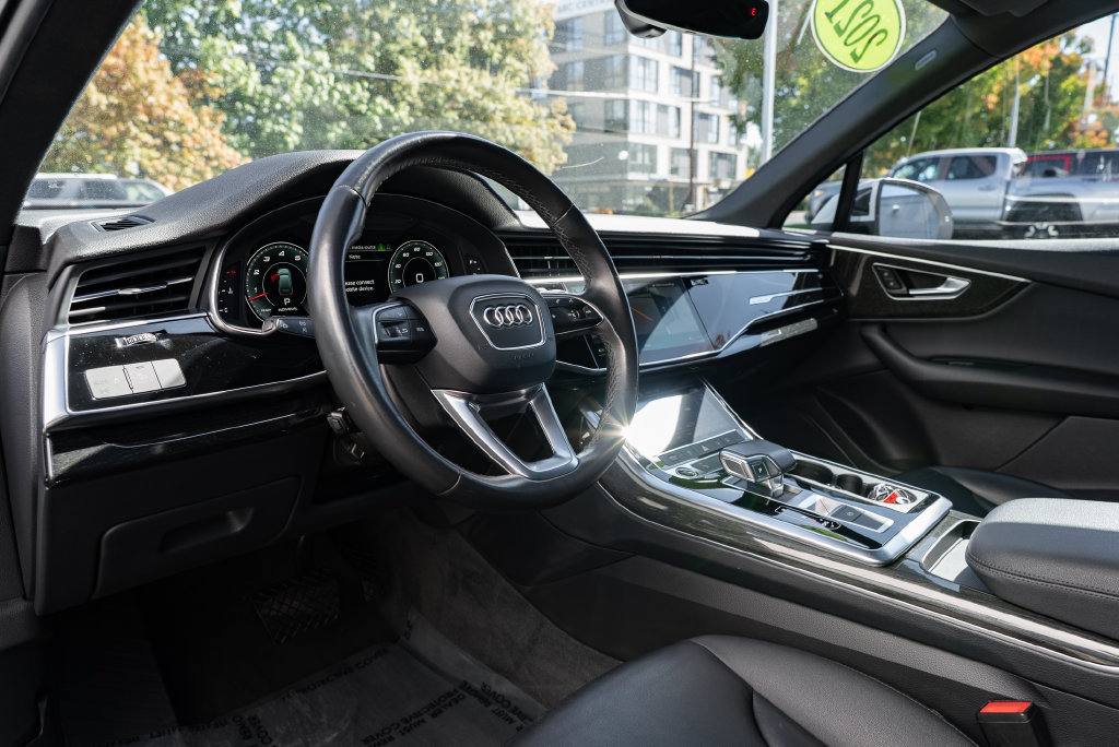 Used 2021 Audi Q7 3.0T Premium w/ Convenience Package AWD/4WD image 23