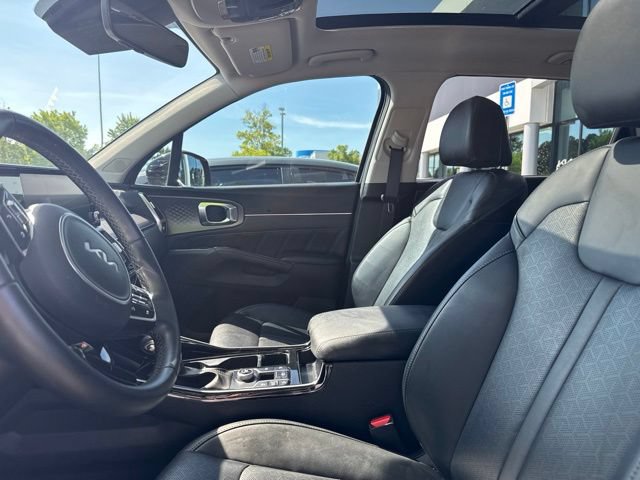 Certified 2023 Kia Sorento SX FWD image 6
