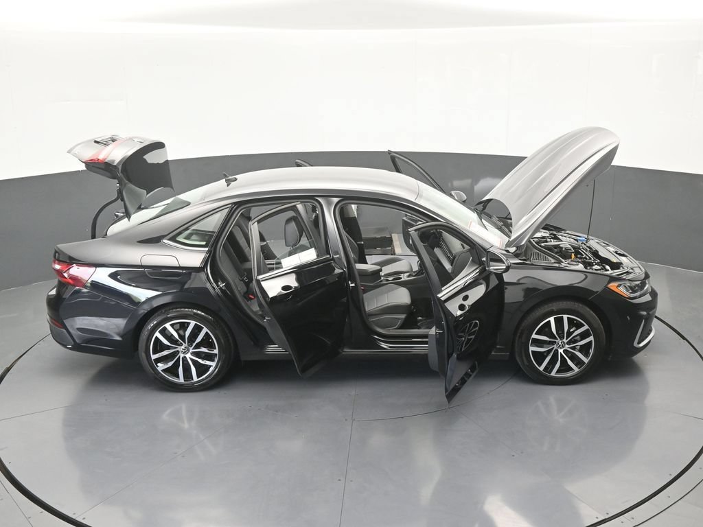 Used 2025 Volkswagen Jetta SE FWD image 66