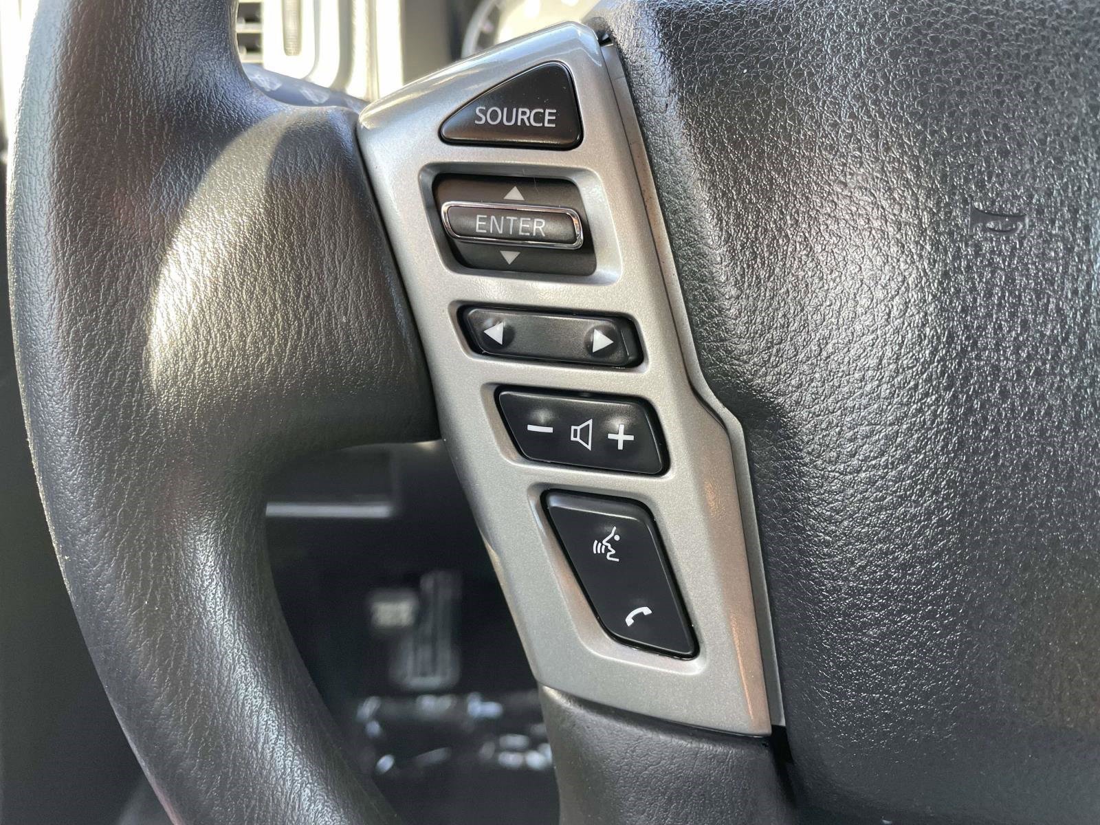 Used 2022 Nissan Titan SV AWD/4WD image 26