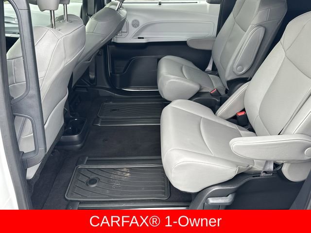 Used 2025 Toyota Sienna XLE w/ XLE Plus Package image 5