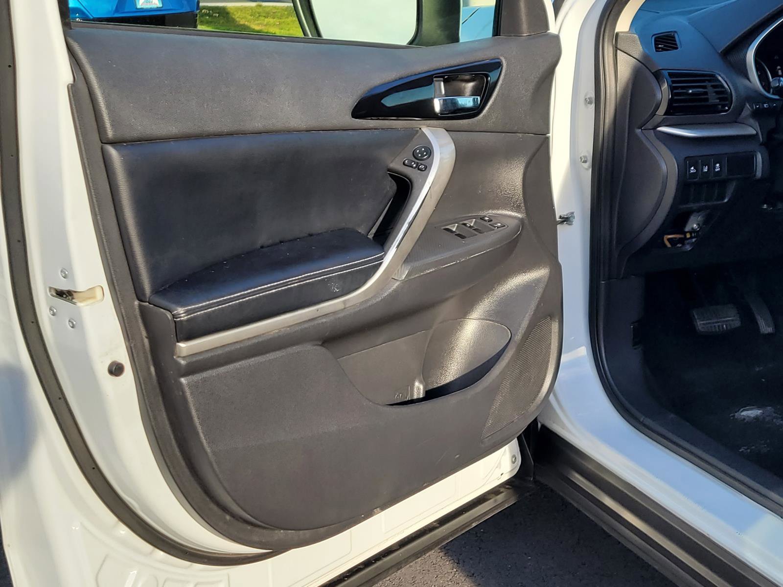 Used 2022 Mitsubishi Eclipse Cross SE image 31