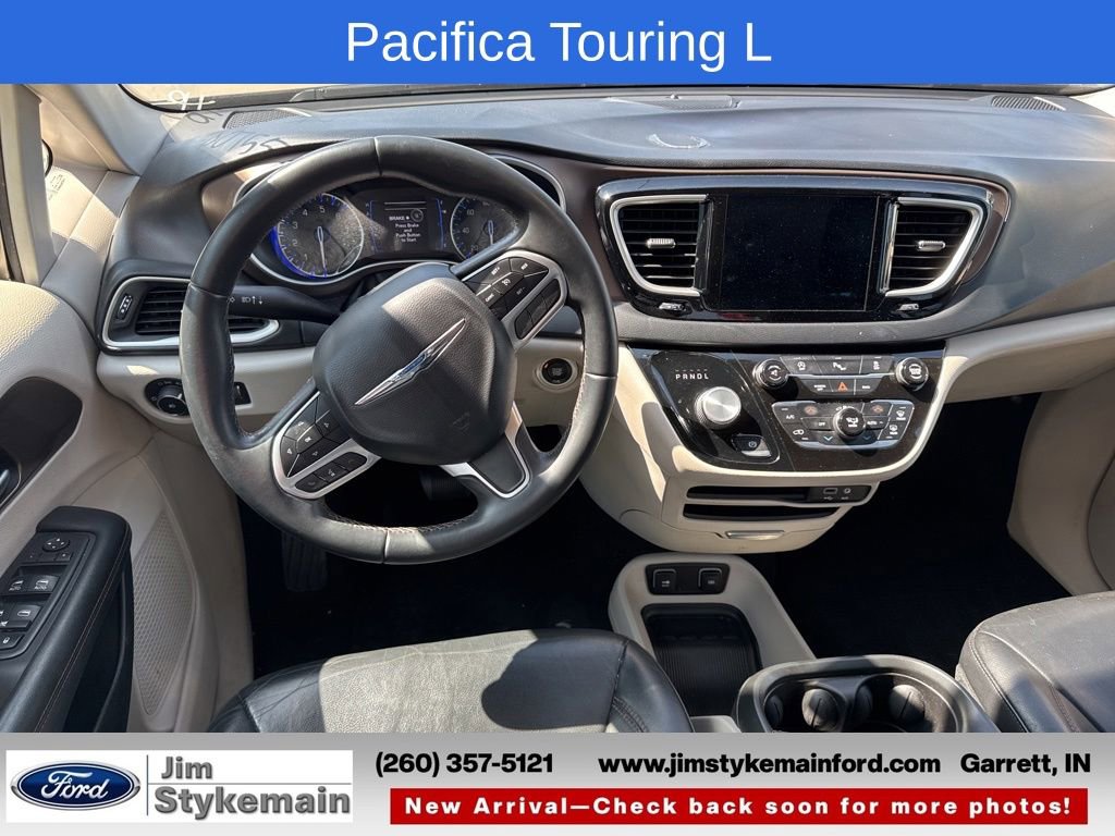 Used 2017 Chrysler Pacifica Touring-L FWD image 7