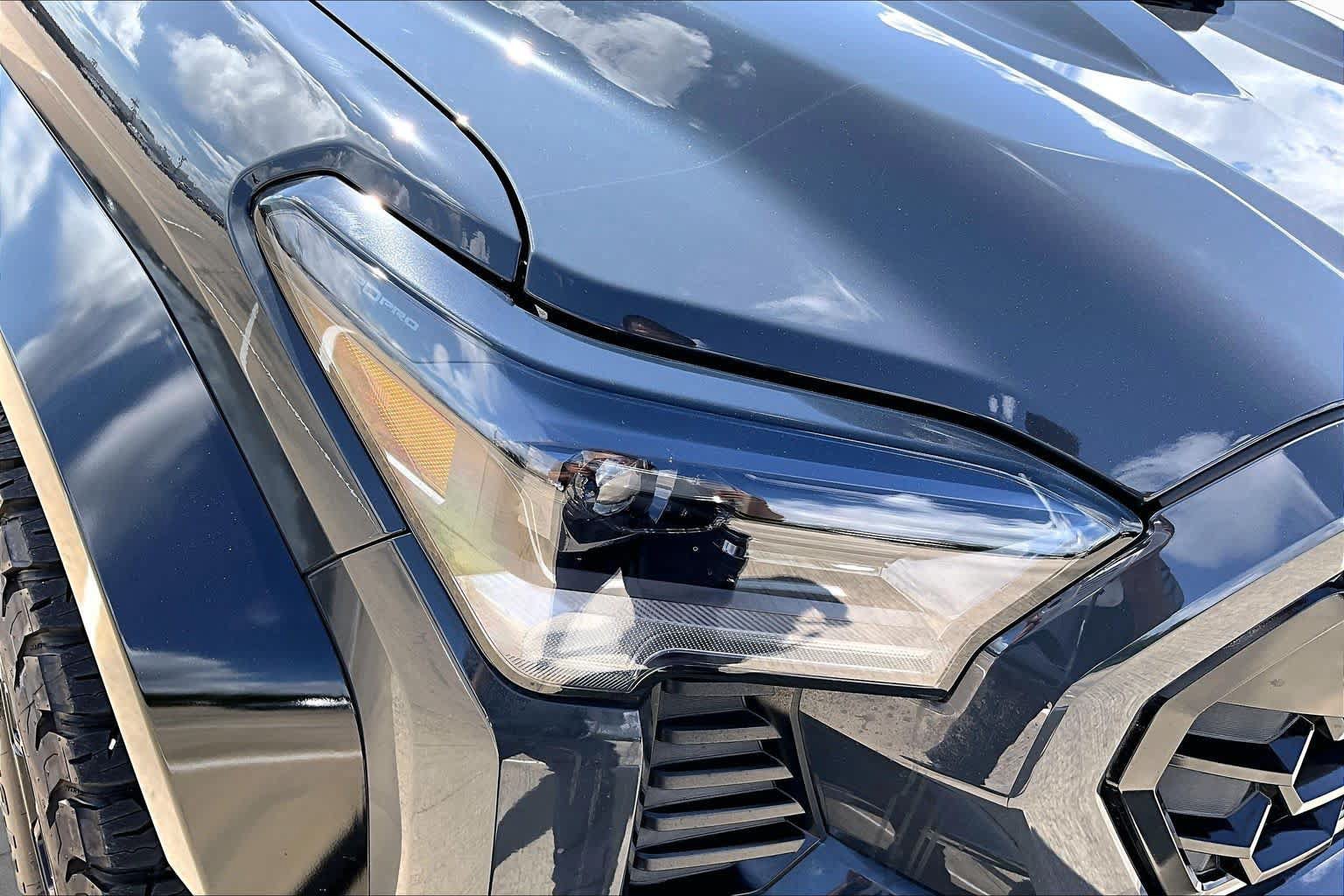 Used 2025 Toyota Tacoma TRD Pro AWD/4WD image 28