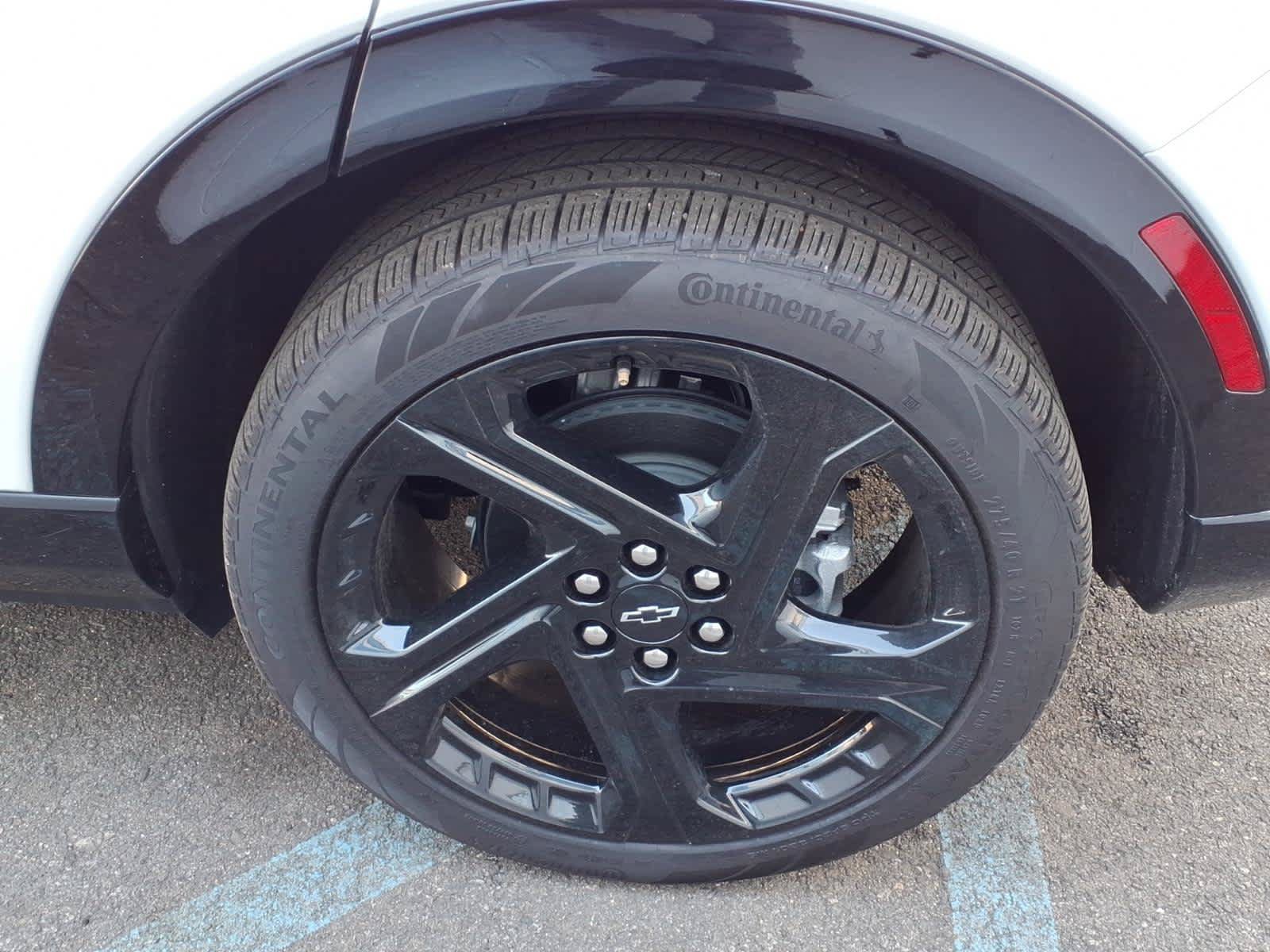 Used 2025 Chevrolet Equinox EV RS w/ Active Safety Package 3 AWD/4WD image 8