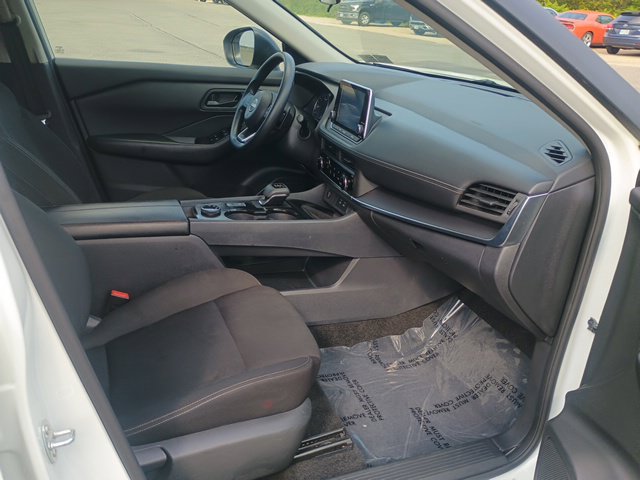 Used 2024 Nissan Rogue S AWD/4WD image 14
