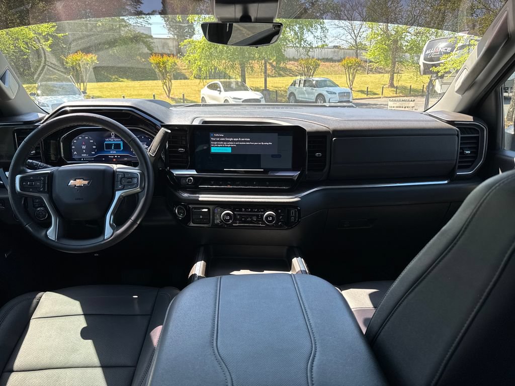 Used 2024 Chevrolet Silverado 2500 LTZ w/ LTZ Plus Package AWD/4WD image 12