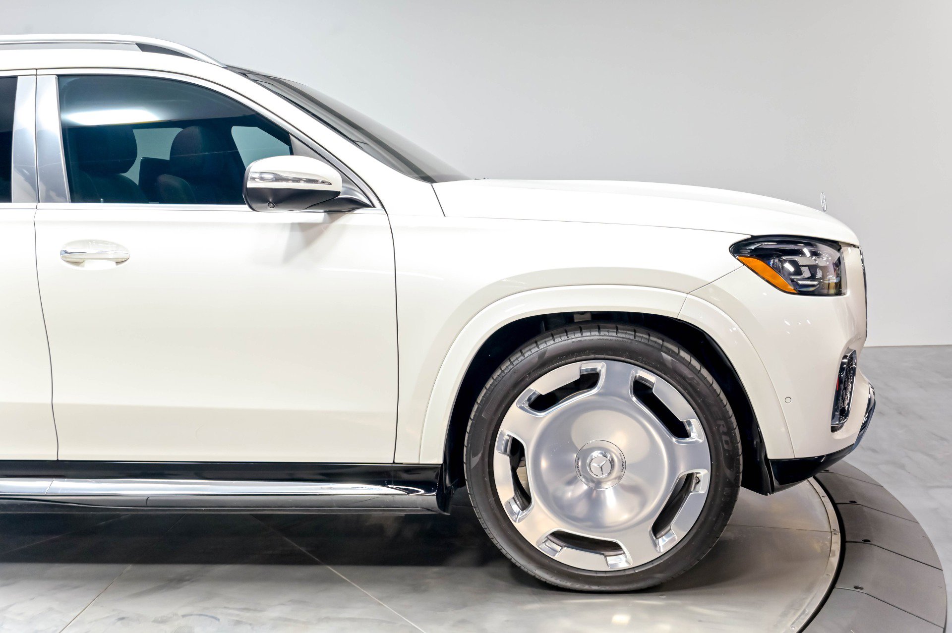 Used 2024 Mercedes-Benz Maybach GLS 600 4MATIC image 21