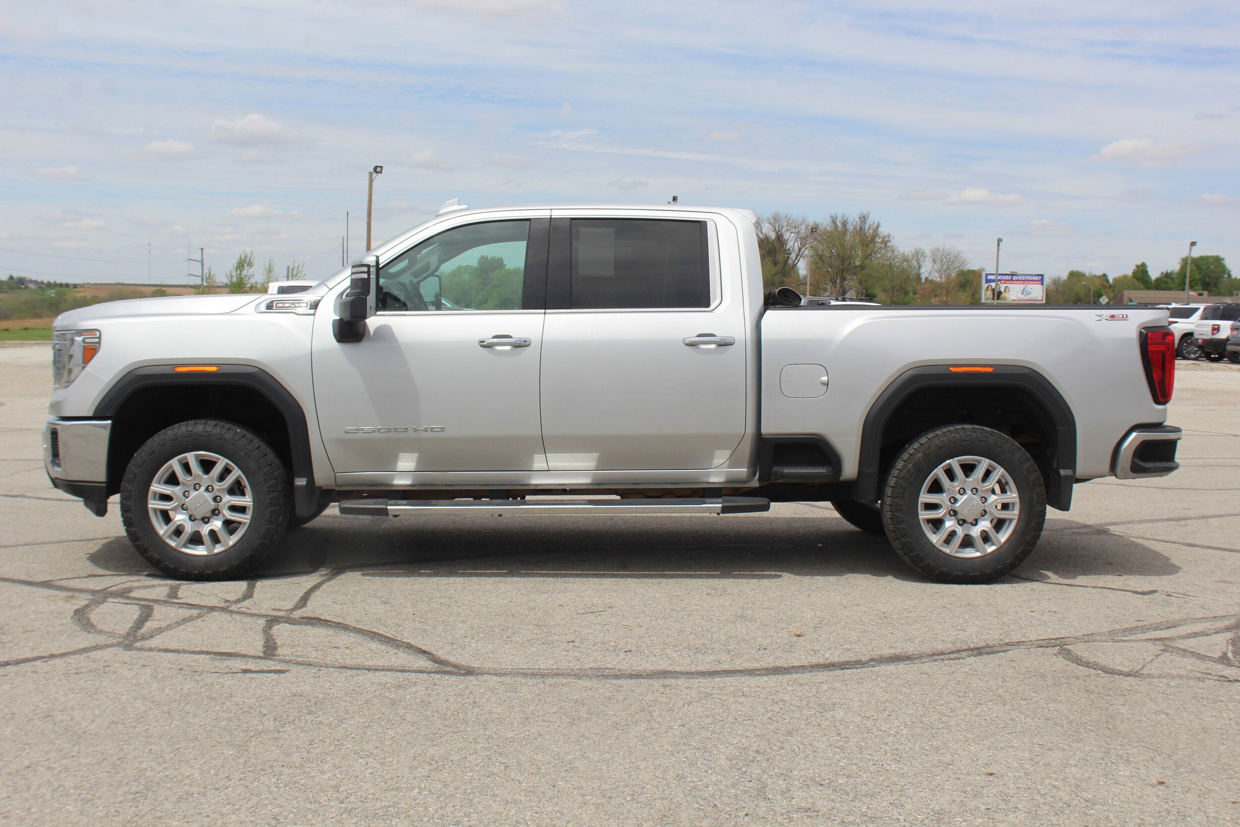 Used 2020 GMC Sierra 2500 SLT w/ Driver Alert Package I AWD/4WD image 8