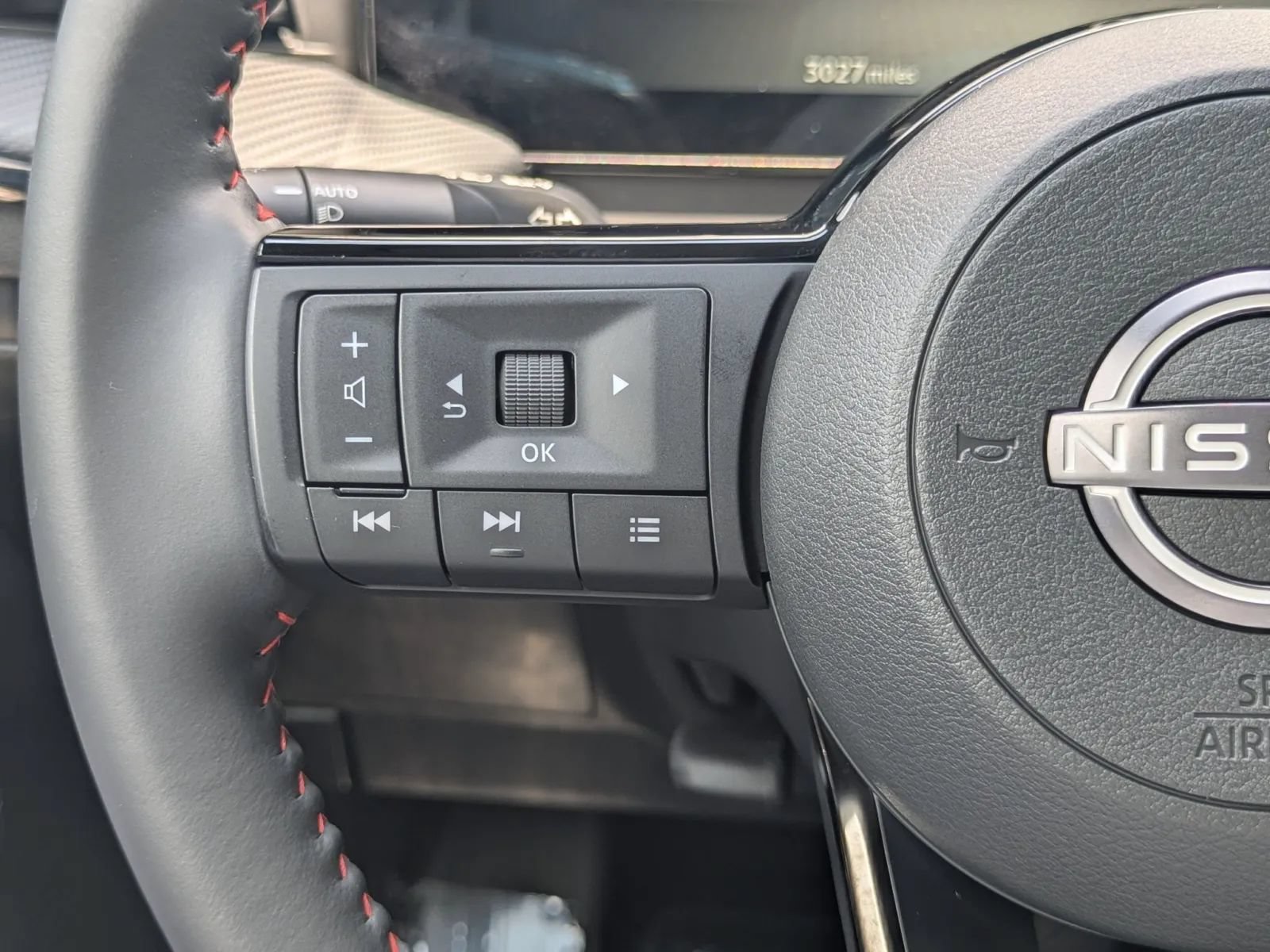 Used 2026 Nissan Kicks SR FWD image 16