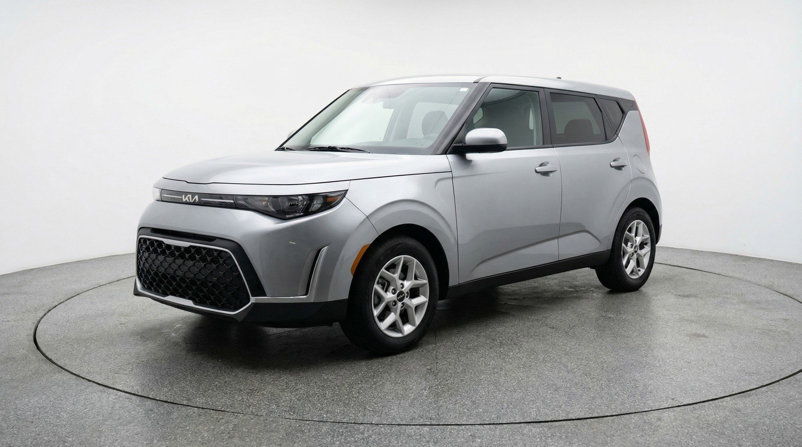 Used 2025 Kia Soul LX w/ LX Technology Package image 3