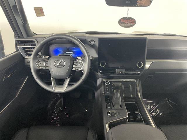 Used 2025 Lexus GX 550 AWD/4WD image 13