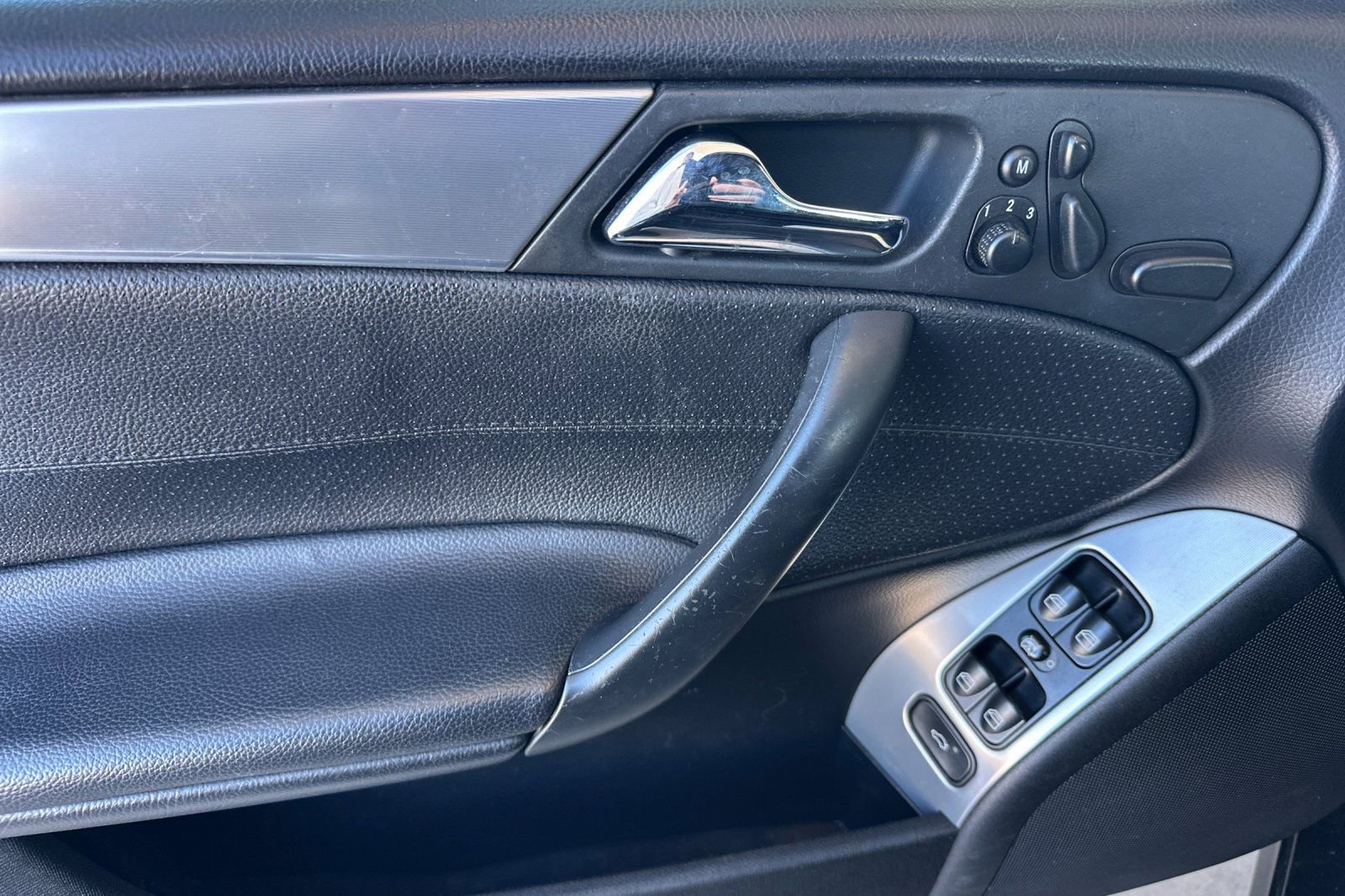 Used 2006 Mercedes-Benz C 230 Sedan image 10