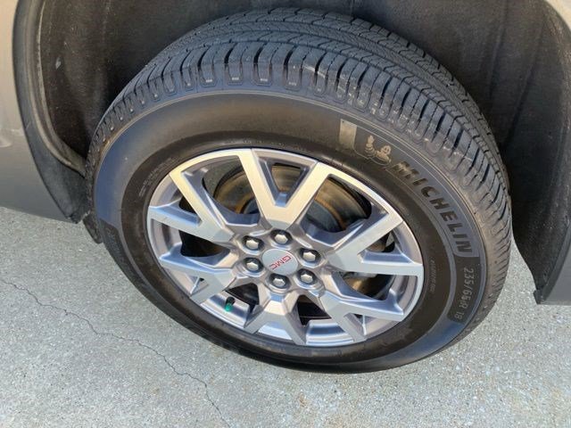 Used 2021 GMC Acadia SLT image 21