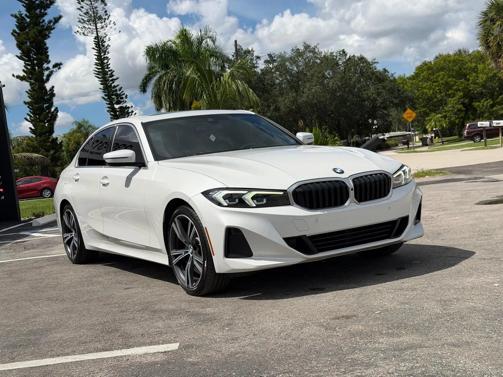 Used 2024 BMW 330i Sedan w/ Convenience Package RWD image 3
