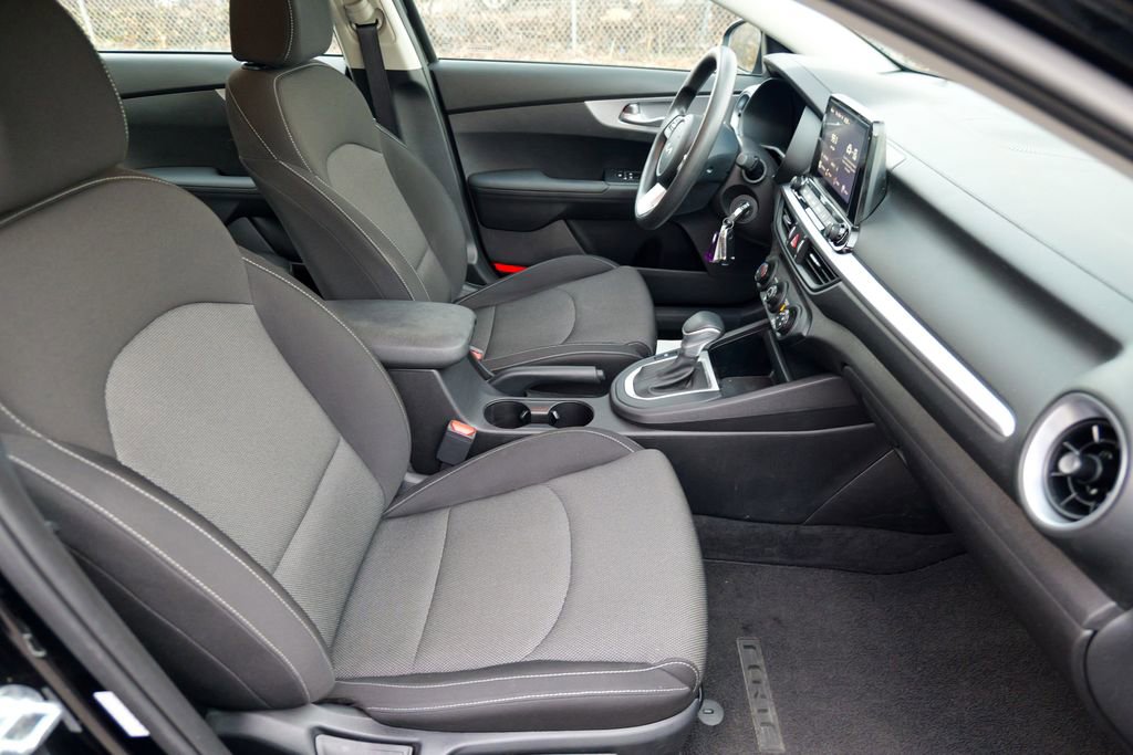 Used 2023 Kia Forte LXS image 32