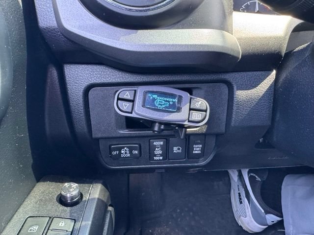 Used 2018 Toyota Tacoma TRD Off-Road AWD/4WD image 17