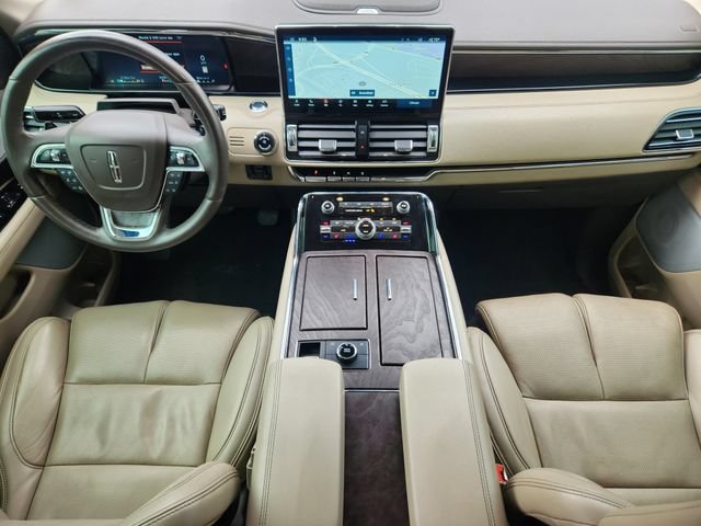 Certified 2023 Lincoln Navigator Reserve AWD/4WD image 13