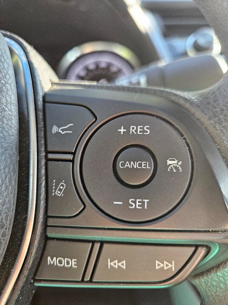 Used 2018 Toyota Camry LE image 17