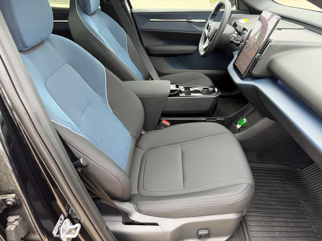 New 2026 Volvo EX30 Plus w/ Protection Package Premier AWD/4WD image 9