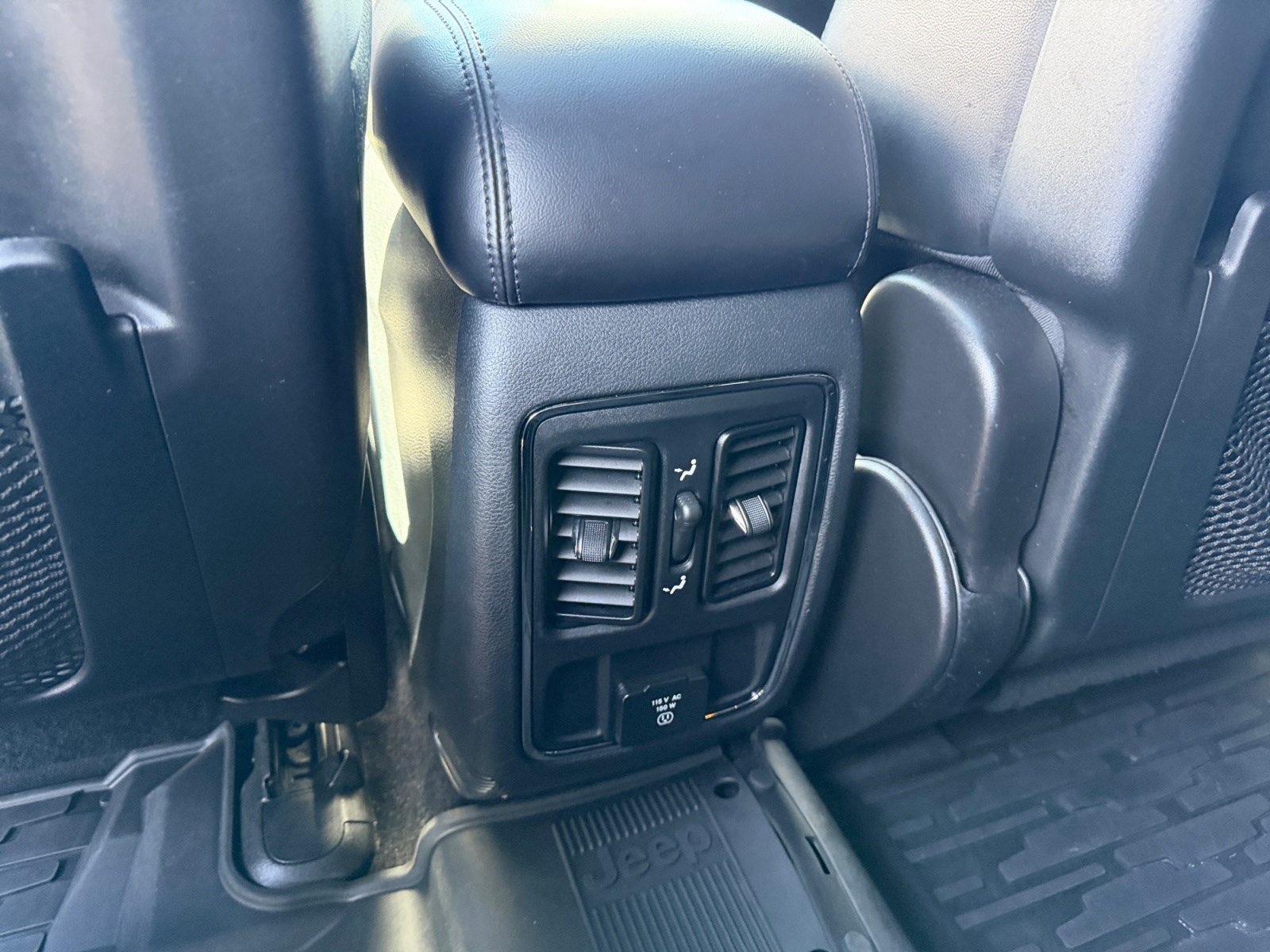 Used 2019 Jeep Grand Cherokee Altitude AWD/4WD image 30