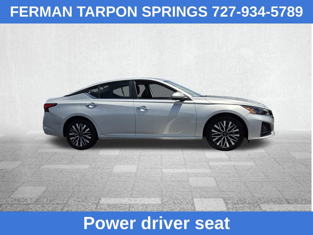Used 2024 Nissan Altima 2.5 SV w/ SV Premium Package FWD image 13