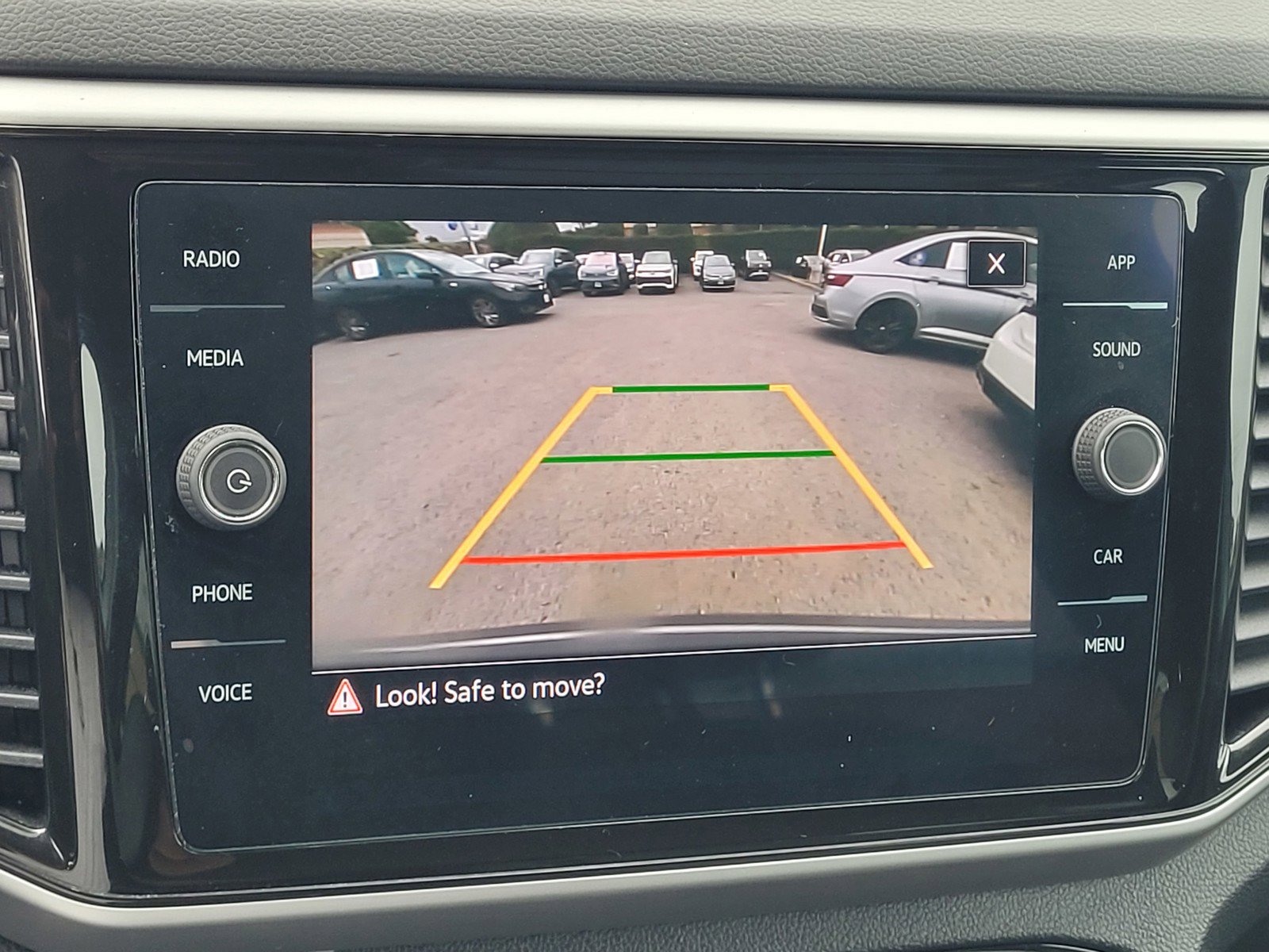 Used 2022 Volkswagen Atlas Cross Sport SE image 20