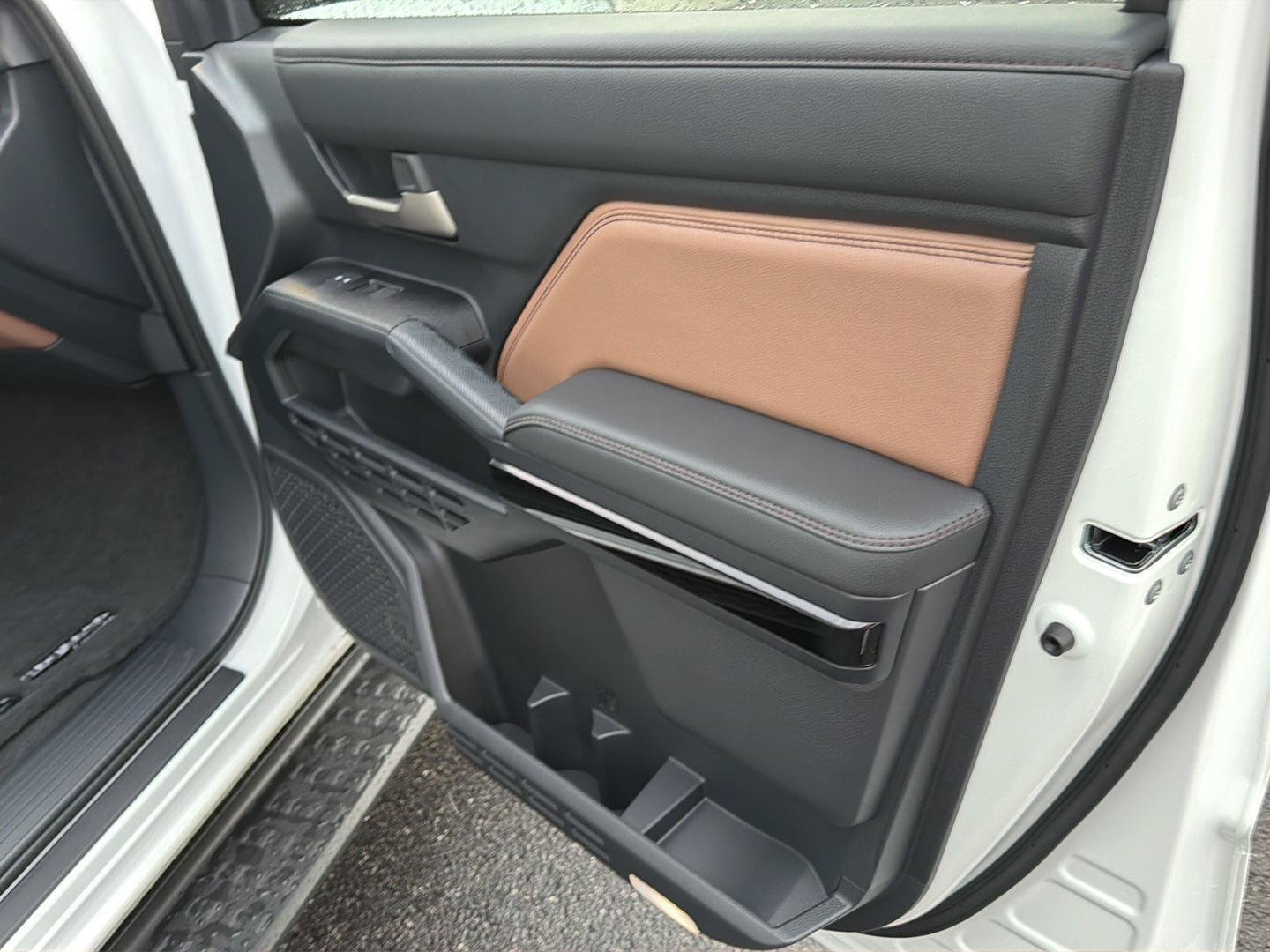 New 2026 Toyota 4Runner Limited AWD/4WD image 14